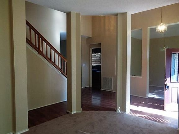 3rd image of 1201 Devonshire Dr