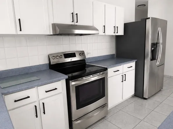 23 Calle Jazmin Modern, San Juan, PR