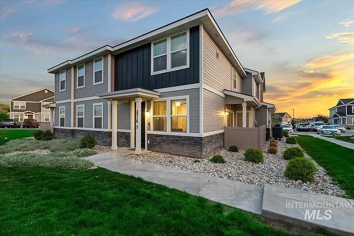 2316 E Spice Loop #3