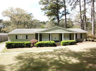 3326 Pinehaven Dr, Laurel, MS 39440