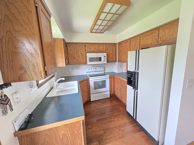 308 E Iowa Ave — Photo 7