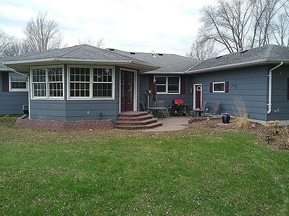2nd image of 103 E Douglas St