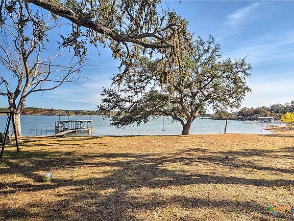 4th image of 210 Lake Loop