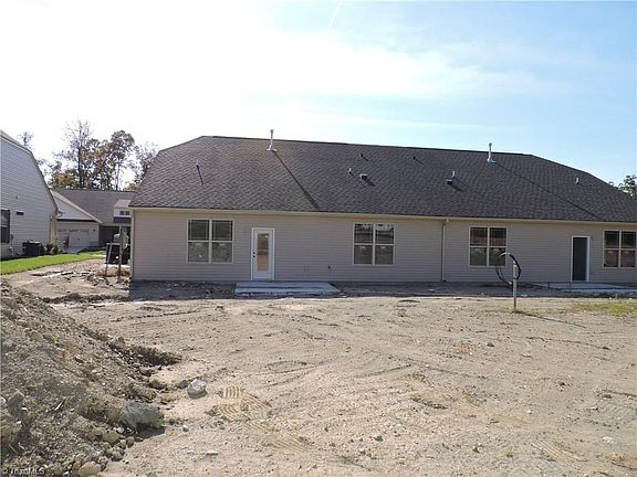 2nd image of 3533 Sainsbury Ln