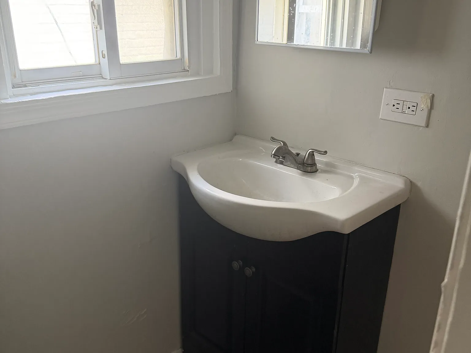 4 bed, 1200 sqft, $1,750 — Photo 3