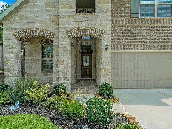 3rd image of 228 Clementine Ct