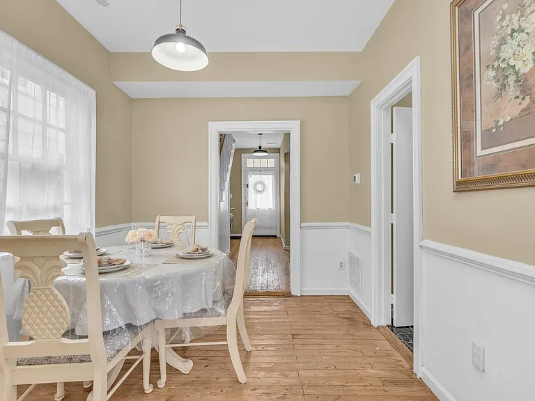 208 Princess Anne St — Photo 19