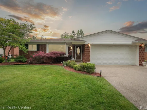 34852 Grove Dr, Livonia, MI 48154