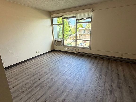 4th image of 1313 Lincoln St APT 304