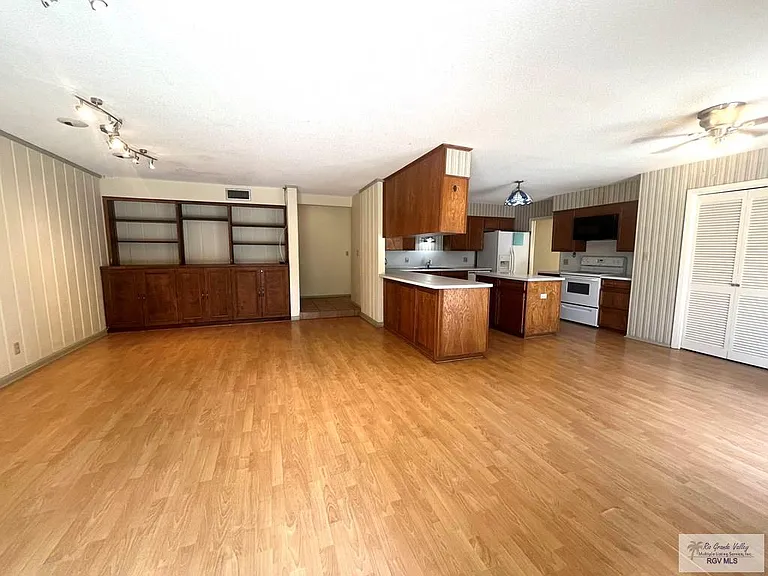 5611 La Estrella Cir — Photo 3