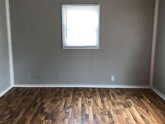 2nd image of 2240 Moreland Ct