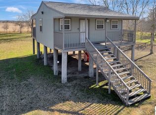 257 River Oaks Rd, Cuero, TX 77954