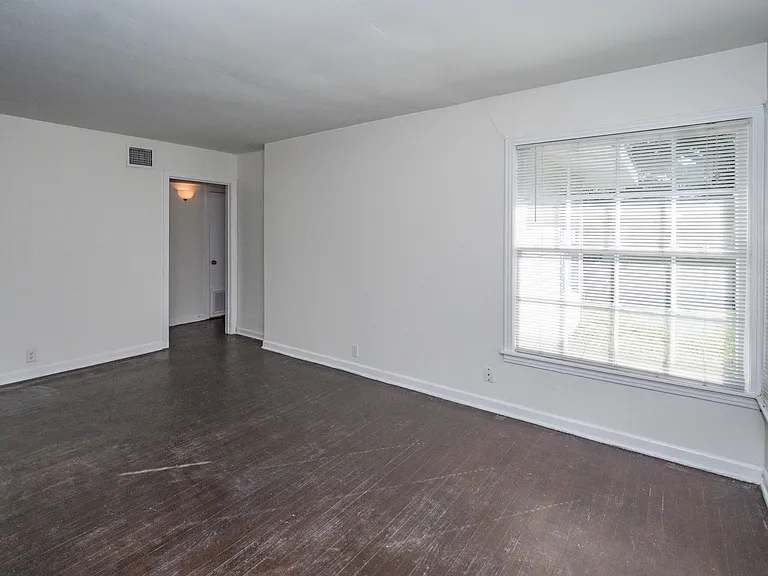 545 Olney Dr — Photo 4