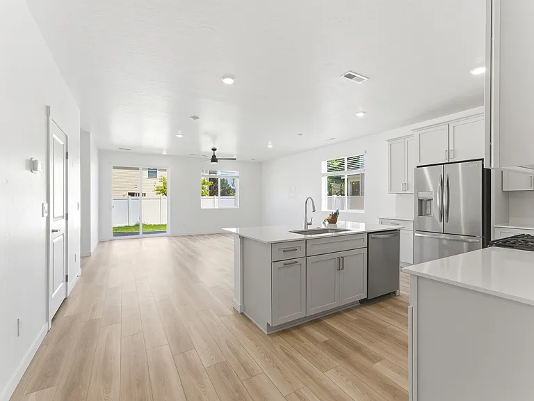 162 W Great Bear St — Photo 6