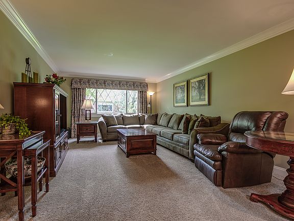 2nd image of 1203 Briarwood Ln