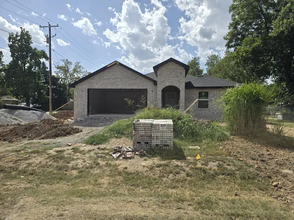 587 S Chicago Avenue, Marionville, MO 65705