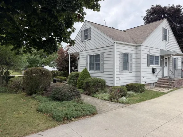 223 W Irwin St, Bad Axe, MI 48413