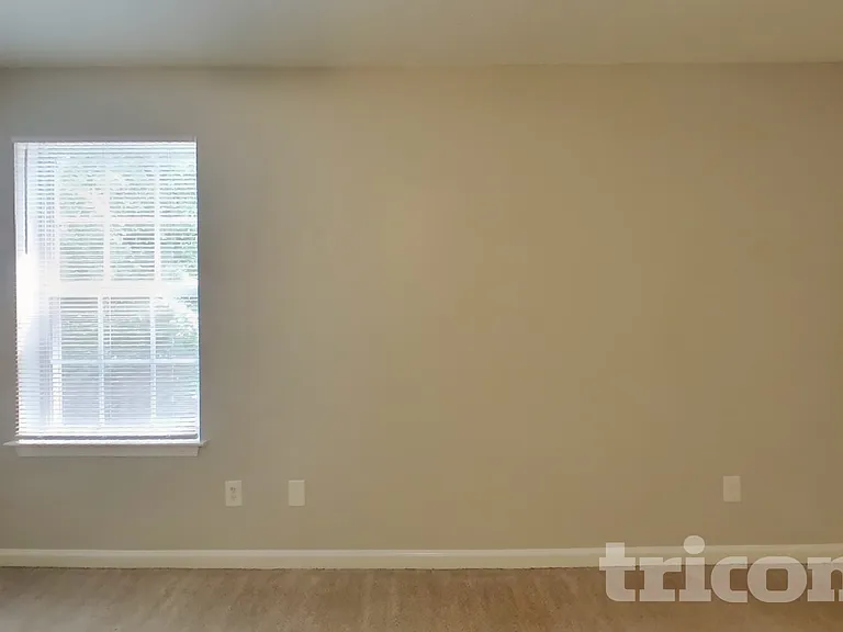 120 Oakbrook Village Rd — Photo 7