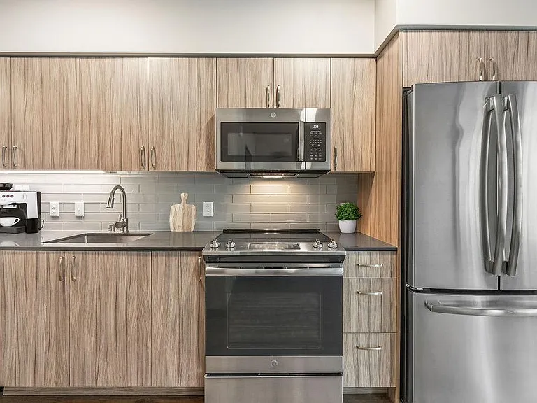 Edge Apartments — Photo 3