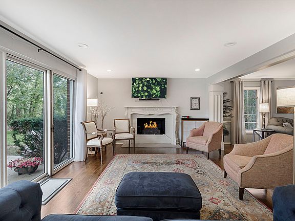 5th image of 32 Chatham Ln