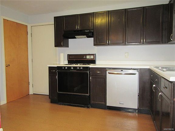 5th image of 99 Metcalfe St