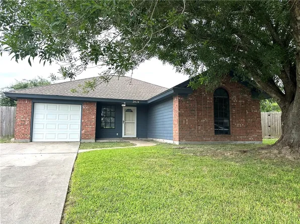 2414 Westlake Cir N, Ingleside, TX 78362