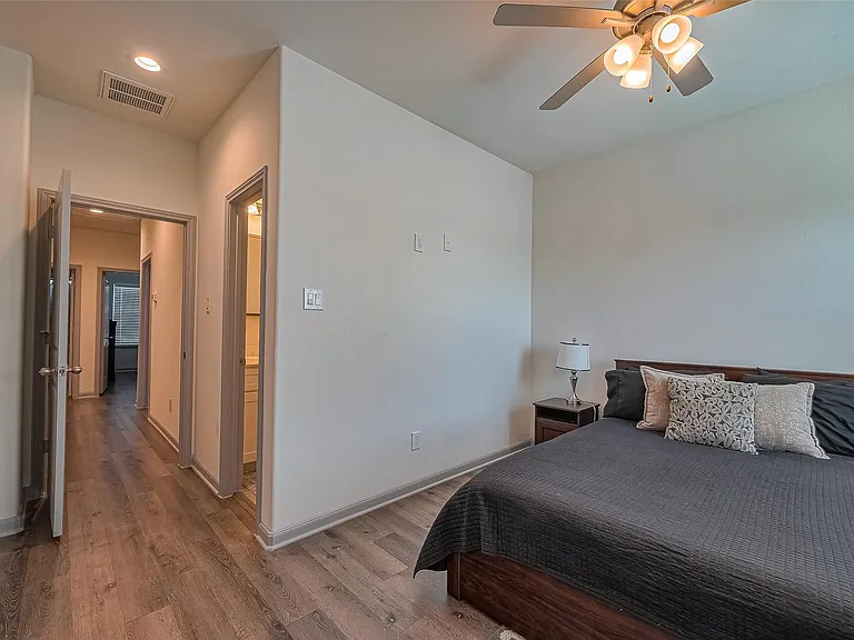 3540 Rebecca St — Photo 28