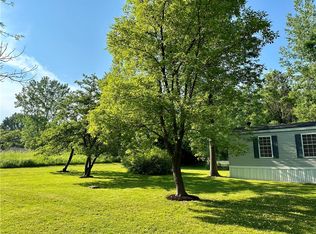 27 Byrns Rd, Oswego, NY 13126