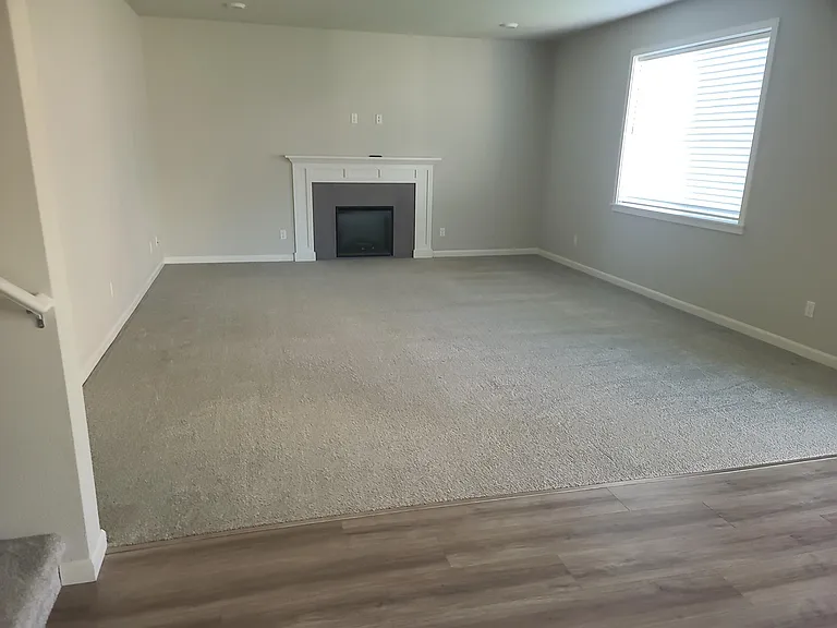 680 Dahlia St — Photo 3