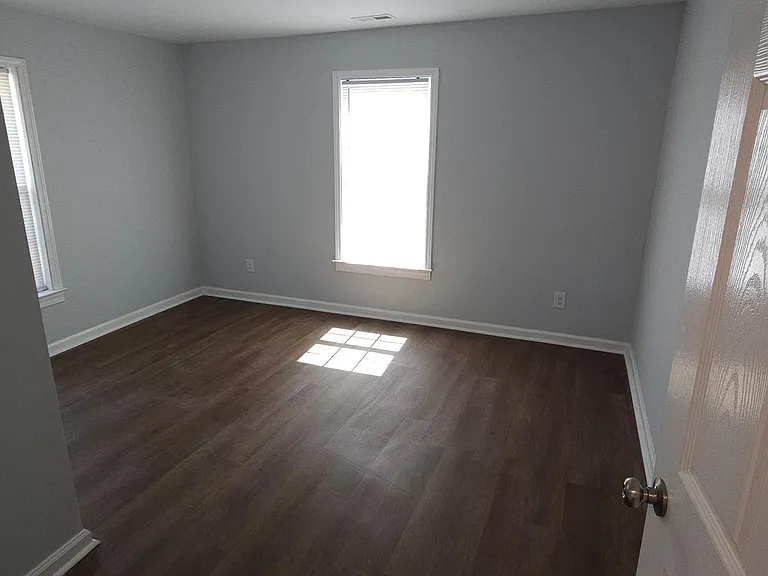 2810 Ashe St — Photo 18