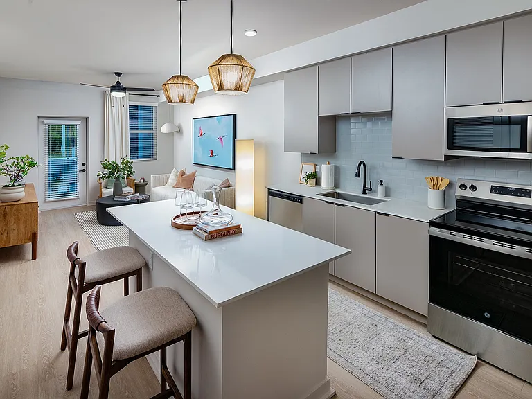 Marlowe Naples — Photo 11