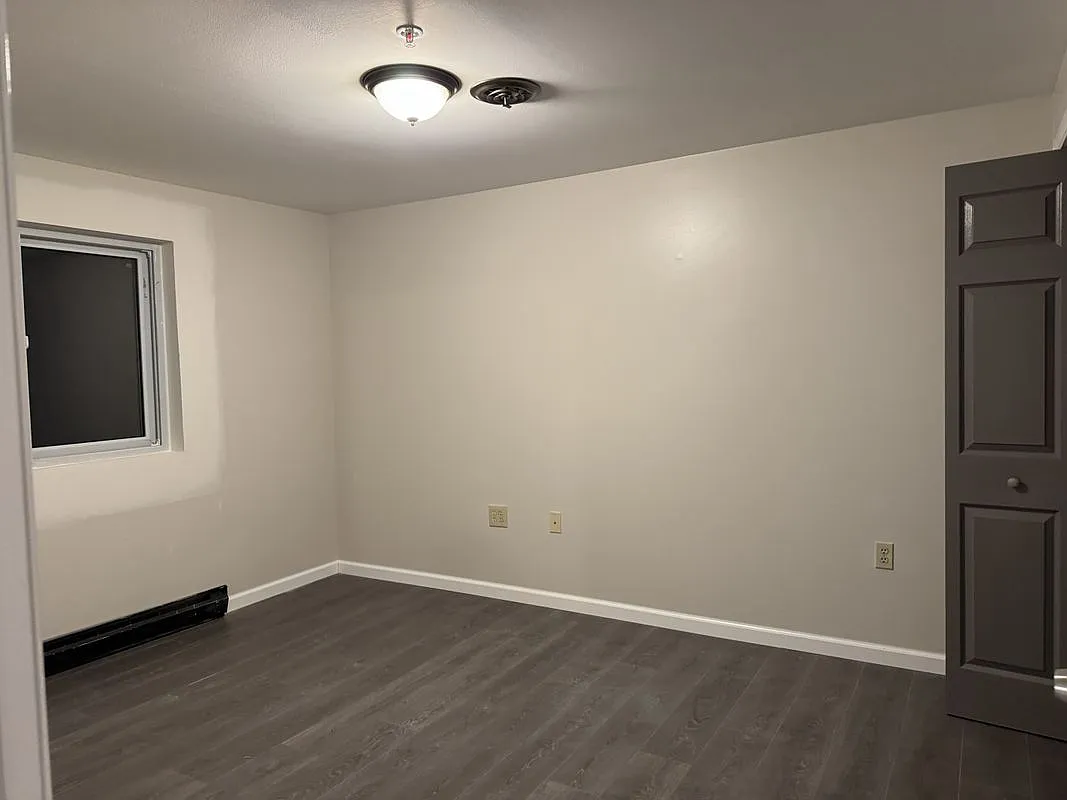 1 bed, 1.0 bath, 463 sqft, $1,350 — Photo 4