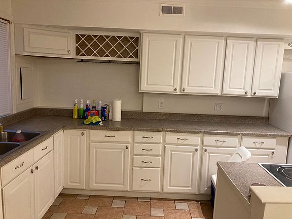 4th image of 2133 Rhododendron Ct