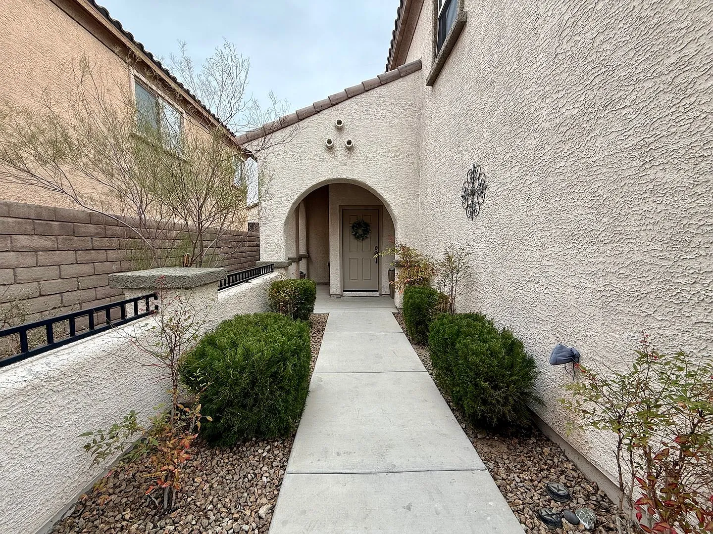 3/BD 2.5/BA Home in Gated Community with Stunning Features! — Photo 2