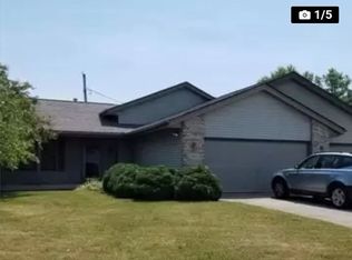 403 Sunbeam Ct, Stillman Valley, IL 61084