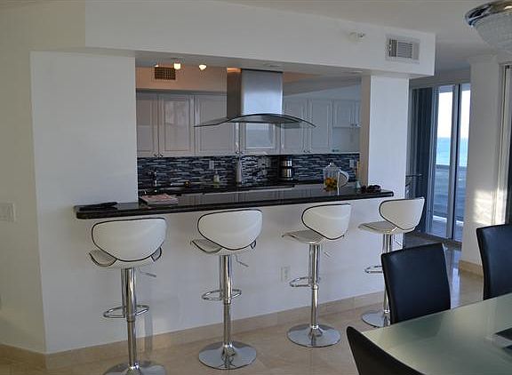 3rd image of 16711 Collins Ave APT 807