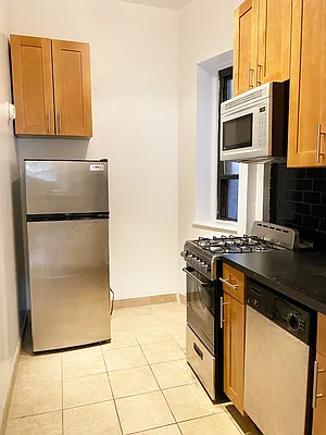 Rented by Waverly Realty Associates | media 1