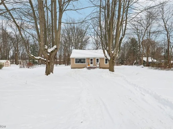 4623 Martin Dr, North Olmsted, OH 44070