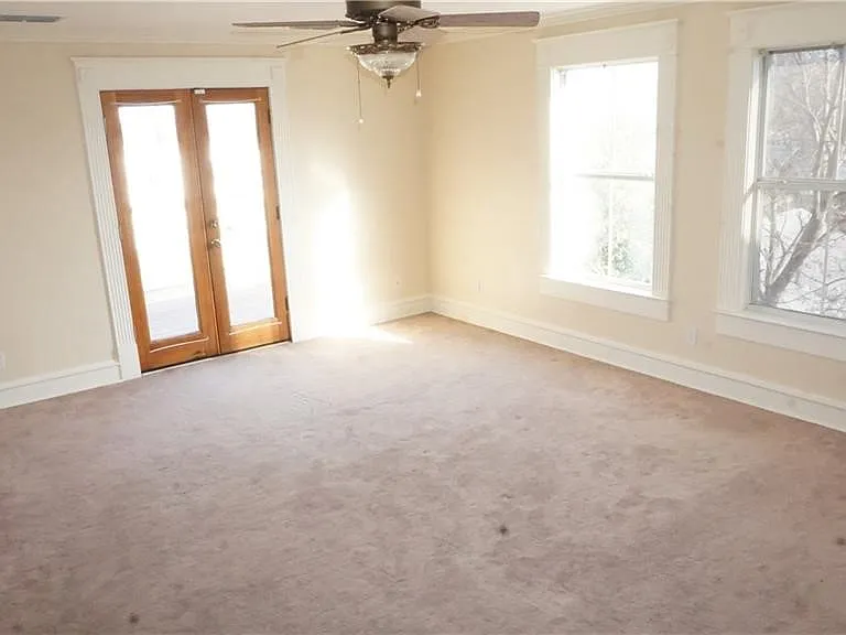 1153 San Bernard St — Photo 14
