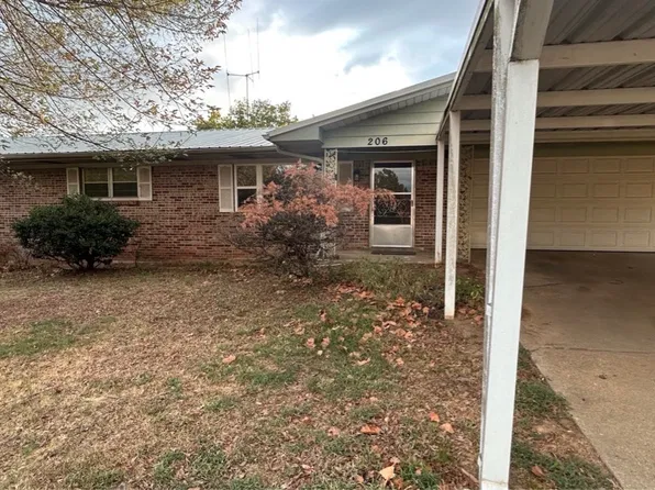 206 Maple Dr, Pocola, OK 74902