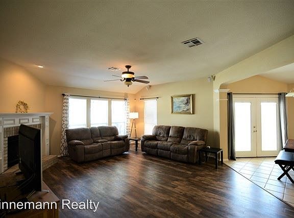 5th image of 102 W Great Plains Trl