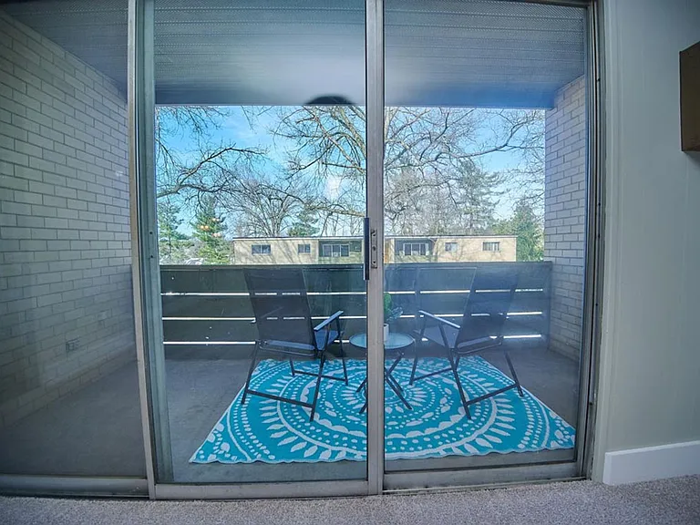 Seven Oaks Apartments — Photo 38