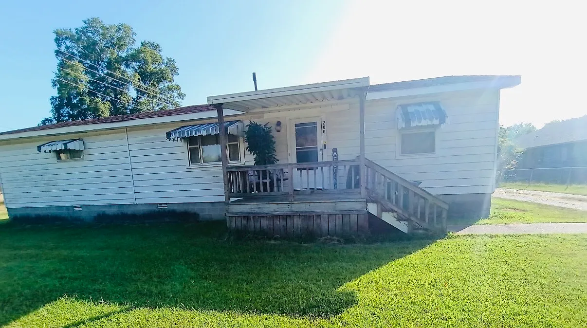 3 bed, 1424 sqft, $1,295 — Photo 2