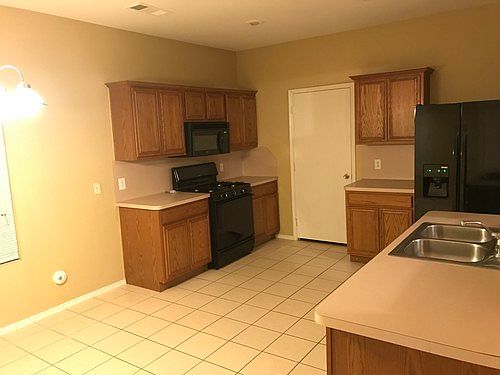 5th image of 5808 Arena Cir