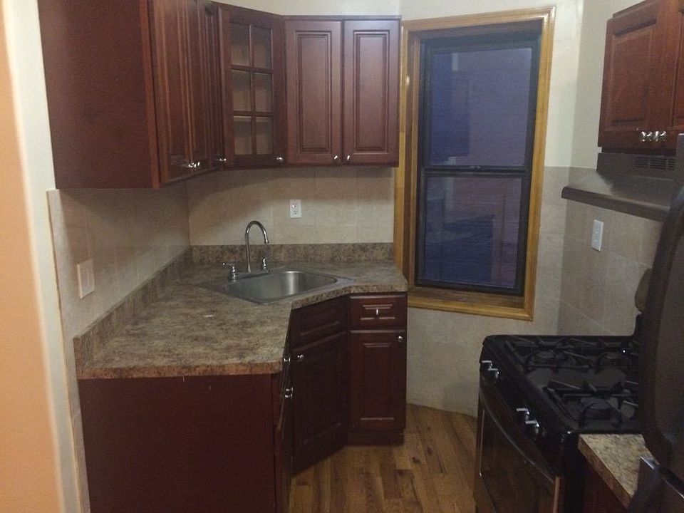 1st image of 100 E 21st St APT 102