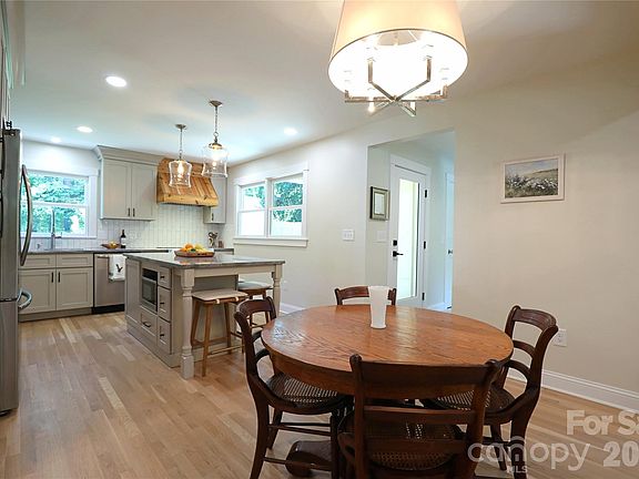 3rd image of 5107 Auburndale Rd