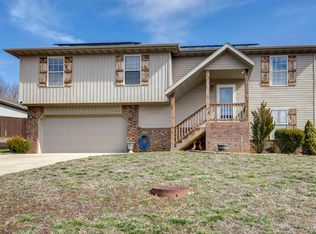 1208 S Solaira St, Ozark, MO 65721