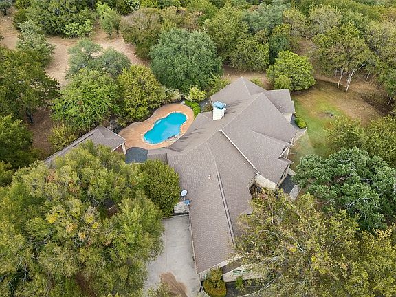 3rd image of 111 Driftwood Ranch Trl