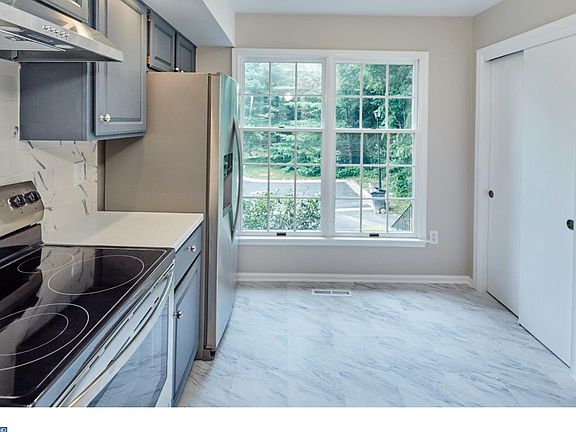 3rd image of 224 Woodhill Ct