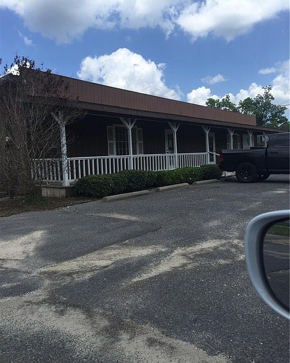 1st image of 402 W 4th St